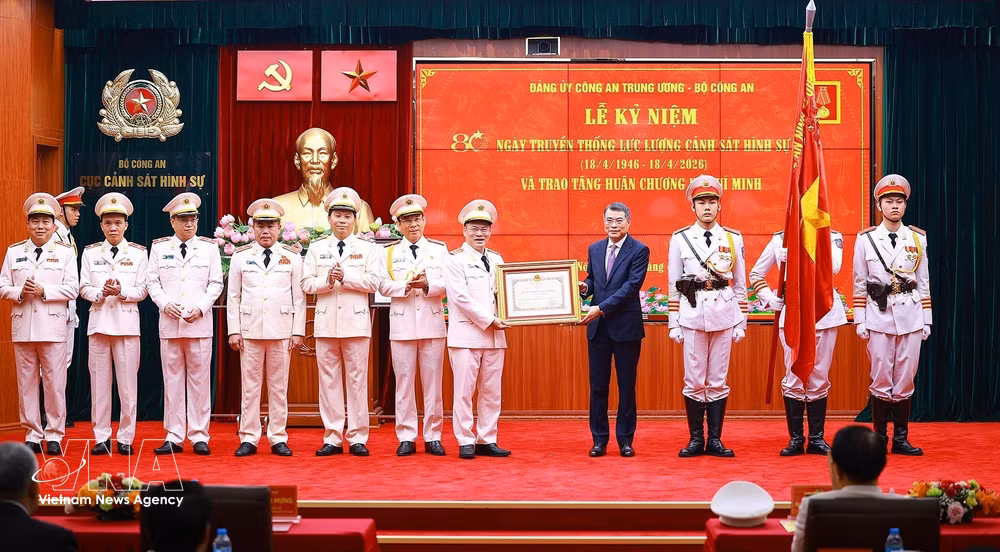 vnanet-potal-thu-tuong-le-ky-niem-80-nam-ngay-truyen-thong-luc-luong-canh-sat-hinh-su-8709078.jpg