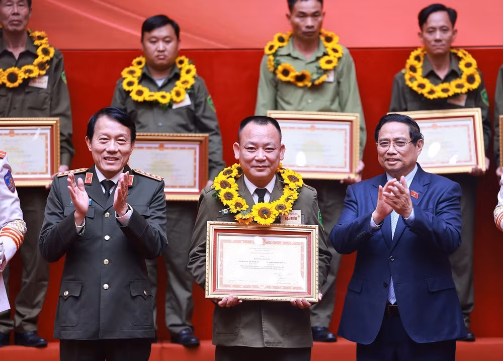 vna-potal-thu-tuong-du-hoi-nghi-so-ket-01-nam-trien-khai-luc-luong-tham-gia-bao-ve-an-ninh-trat-tu-o-co-so-8403422.jpg