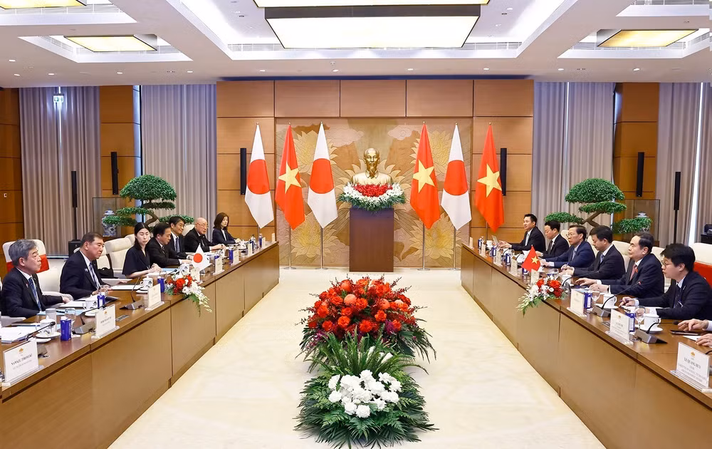 vna-potal-chu-tich-quoc-hoi-tran-thanh-man-hoi-kien-thu-tuong-nhat-ban-ishiba-shigeru-8000865.jpg
