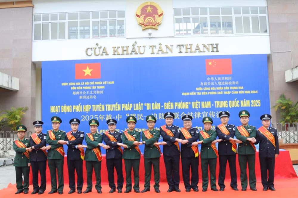 134557-lang-son-101125.jpg