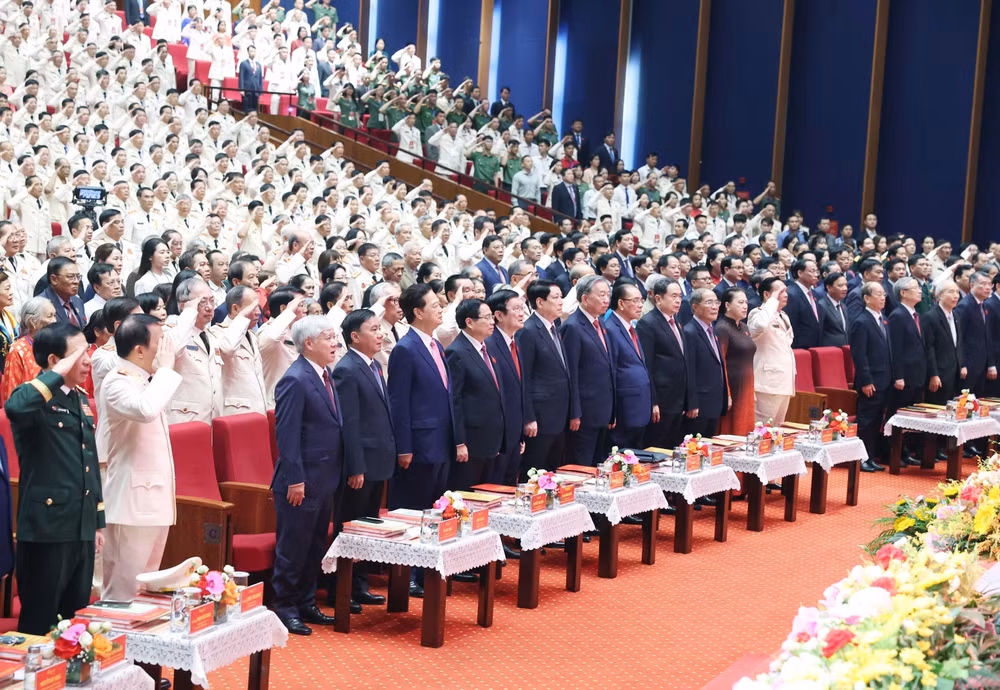 vna-potal-lanh-dao-dang-nha-nuoc-du-le-ky-niem-80-nam-ngay-truyen-thong-cong-an-nhan-dan-8216215.jpg