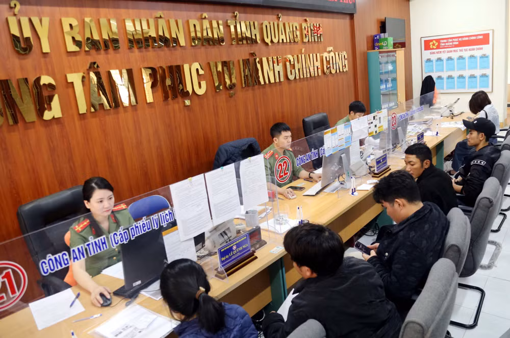 vna-potal-quang-binh-giai-quyet-nhanh-cac-thu-tuc-hanh-chinh-cua-nguoi-dan-doanh-nghiep-7952165.jpg