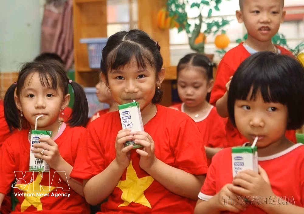 vnanet-potal-thang-hanh-dong-vi-tre-em-va-ngay-quoc-te-thieu-nhi-16-tre-em-hanh-phuc-an-toan-vung-buoc-trong-ky-nguyen-so-8789176.jpg