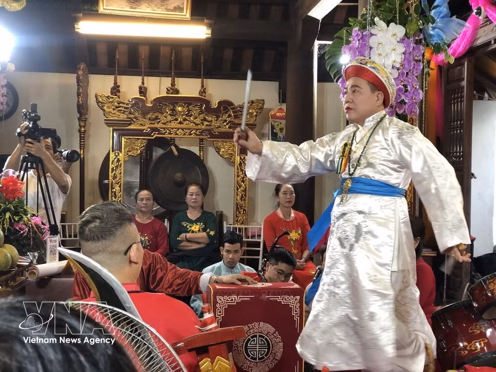 vnanet-tin-nguong-tho-mau.jpg