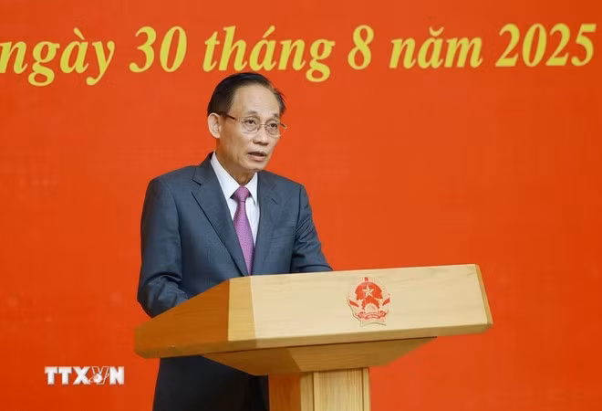 ong-le-hoai-trung-quyen-bo-truong-ngoai-giao-2.jpg