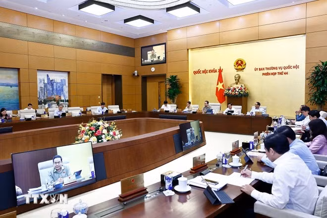 uy-ban-thuong-vu-quoc-hoi-1.jpg