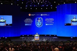 Chắc chắn rồi. Dưới đây là bản dịch tiếng Nga **đã chỉnh sửa, dùng đúng “ВИА”**: --- Генеральный секретарь ООН Антониу Гутерриш выступает на церемонии подписания Ханойской конвенции в Ханое 27 октября 2025 года. (Фото: ВИА) 