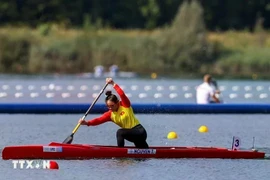 Гребец Нгуен Тхи Хыонг участвует в соревнованиях на Олимпийских играх 2024 года в Париже в августе прошлого года. (Фото: ВИA)