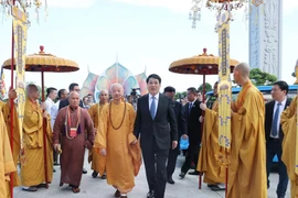 Президент государства Лыонг Кыонг принимает участие в праздновании Дня Весак ООН 2025 в городе Хошимин 6 мая (Фото: ВИA)