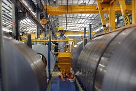 Производство стальных рулонов для экспорта на предприятии JFE Shoji Hai Phong Steel Co. Ltd — компании с японскими инвестициями в промышленно-городском комплексе VSIP Хайфонг. (Фото: ВИА).