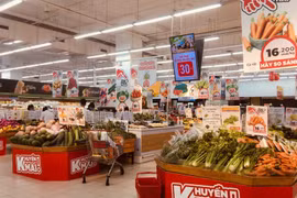 Цены на продукты питания резко выросли в провинциях и городах, напрямую пострадавших от последствий наводнений после тайфуна. (Иллюстрационное фото: ВИА) 