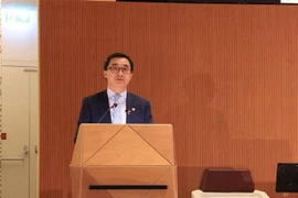 Заместитель министра здравоохранения Чан Ван Туан выступает на сессии высокого уровня 78-й Всемирной ассамблеи здравоохранения (ВАЗ) 20 мая. (Фото: ВИA)
