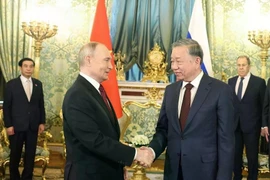 Генеральный секретарь партии То Лам проводит переговоры с президентом России Владимиром Путиным в Москве 10 мая. (Фото: ВИA)