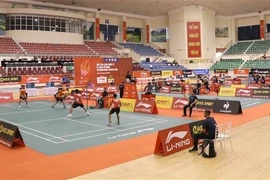 Почти 300 спортсменов принимают участие в международном турнире **LI-NING Vietnam International Series 2025**, проходящем в провинции Ниньбинь. (Фото: ВИА) 