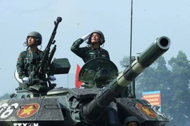 Военнослужащие Вьетнамского бронетанкового вооружения во время репетиции 17 июля в рамках подготовки к параду в честь Национального дня (Фото: ВИA)