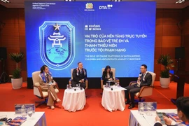 Обсуждение роли онлайн-платформ в защите детей и подростков от киберпреступности в Ханое 25 октября (Фото: nhandan.vn) 