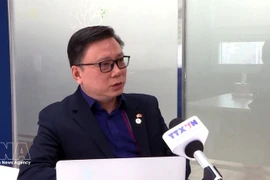 Председатель Ассоциации вьетнамской общины в Корее Дао Туан Хунг даёт интервью корреспонденту ВИА в Республике Корея. (Фото: ВИА) 