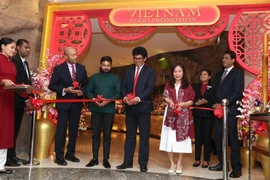 На церемонии открытия недели вьетнамской кулинарии в отеле Hilton Colombo, посвященной 55-летию установления дипломатических отношений между Вьетнамом и Шри-Ланкой. (Фото: ВИA)