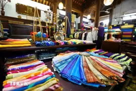 Шелковые изделия Ванфук (Фото: ВИA)