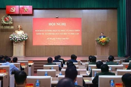 Премьер-министр Фам Минь Тьинь председательствует на конференции по обеспечению безопасности и порядка для поддержки социально-экономического развития северо-западного региона и прилегающих районов 24 марта. (Фото: ВИA)