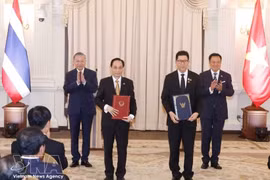Генеральный секретарь ЦК Коммунистической партии Вьетнама, Президент Вьетнама То Лам и Премьер-министр Таиланда Анутхин Чанвиракун присутствуют при обмене Программой действий по реализации Всеобъемлющего стратегического партнёрства Вьетнам - Таиланд на период 2026–2031 годов 28 мая. Фото: ВИА. 