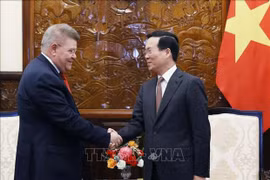 Президент Во Ван Тхыонг (справа) и генеральный секретарь ВФП Памбис Кирицис (Фото: ВИA)