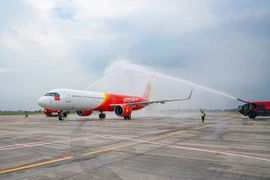 101-й самолет компании Vietjet в международном аэропорту Таншоннят (Источник: Vietjet)