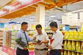 Место для продажи вьетнамских товаров в супермаркете (Фото: ВИA)