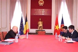 Генеральный директор EIAS Аксель Геталс и заместитель председателя Комитет по внешним связям ЦК 