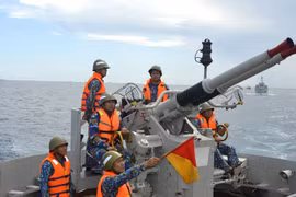 Командование военно-морского округа №2 проводит учения с боевыми стрельбами в море. (Фото: ВИА) 