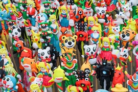 Сегодняшние тoхе представлены в самых разных формах и стилях, от животных до героев мультфильмов и фильмов. (Фото: ВИА) 