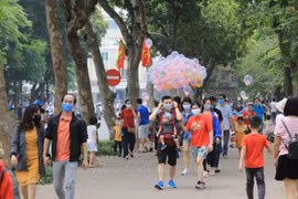 Пешеходная зона вокруг озера Хоанкием в Ханое (Фото: ВИА)