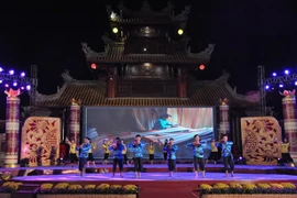 Выступление на фестивале фольклорной песни «Хо Донг Тхап» (Фото: http://baovanhoa.vn)