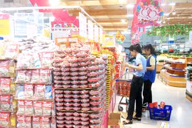 Хошимин призывает предприятия обеспечивать безопасность пищевых продуктов, увеличивать предложение товаров и поддерживать стабильные цены во время праздничного сезона Тэт (лунный Новый год) в середине февраля. (Фото: ВИА)