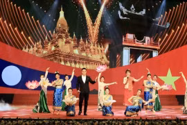 Торжественная церемония в Ханое, посвященная 60-летию установления дипломатических отношений (5 сентября 1962 г. - 2022 г.) и 45-летию подписания Вьетнамо-Лаосского договора о дружбе и сотрудничестве (18 июля 1977 г. - 2022 г.). (Фото: ВИА) 