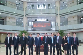Совет директоров, PVCFC и Whuuan Engineering Co., Ltd на церемонии подписания соглашения
