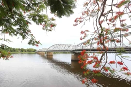 Мост Чангтьен через реку Хыонг в городе Хюэ. (Фото: ВИA) 