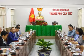 На рабочем заседании (Фото: ВИА)