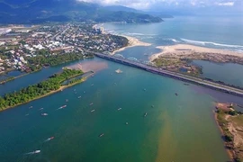 Залив в Дананге станет новым морским портом, железнодорожным и логистическим центром. (Фото: Интернет)