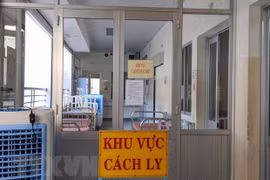 Карантинная зона для занаженных коронавирусом в больнице по тропическим болезням города Хошимин. (Фото: Динь Ханг/ВИА)