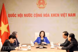 Председатель НС Нгуен Тхи Ким Нган (в центре) (Фото: ВИА) 