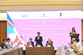 На церемонии презентации отчета (Фото: VCCI)
