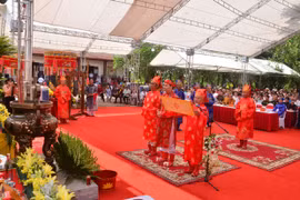 На фестивале в храме Ансинь в прошлом году (Источник: baoquangninh.com.vn)