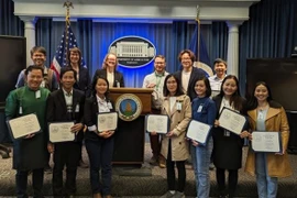 Участники первой программы обмена преподавателями во Вьетнаме, финансируемой Министерством сельского хозяйства США (USDA) и организованной Зарубежной сельскохозяйственной службой USAD в период с 15 августа по 5 декабря 2023 года. (Фото: Посольство США во 