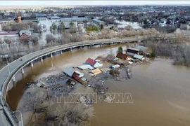 Вид на район, пострадавший от наводнения, в российском городе Оренбург. (Фото: AFP/ВИA)