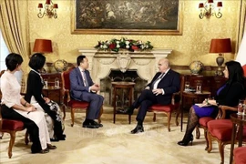 Президент Мальты Джордж Велла принимает посла Вьетнама в Италии и на Мальте Зыонг Кхай Хынга во дворце Сан Антон. (Фото: ВИA)