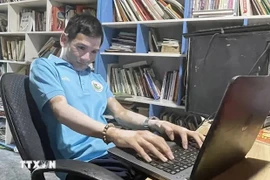  Ле Тхай Бинь, инвалид из коммуны Китан уезда Киань провинции Хатинь, создал множество благотворительных организаций для поддержки людей с ограниченными возможностями. (Фото: ВИA) 