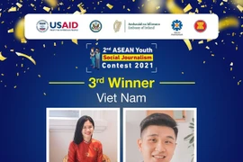 Два студента Хоанг Нгуен Нят Ви и Фам Куанг Винь. (Фото: Vietnam+)
