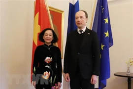 Постоянный секретарь Секретариата Чыонг Тхи Май имела встречу с председателем парламента Финляндии Юсси Халла-Ахо. (Фото: Мань Хунг/ВИА)