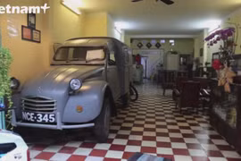 Кафе на месте склада с оружием в самом центре Хошимина